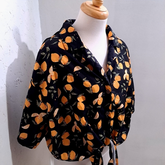 Cider | Black and yellow lemon pattern Women's cropped tie Top - Picture 2 of 10